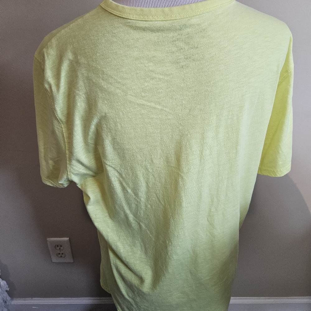 American Eagle Outfitters Graphic T-Shirt . - Picture 9 of 11